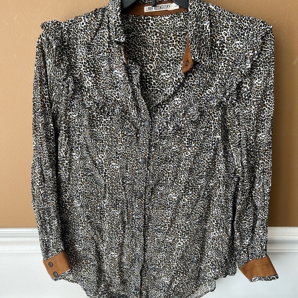 Lara Kosnovsky Leopard Print Long Sleeve Blouse with Suede Accents Size Large - Picture 3 of 7